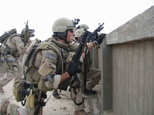 majorleagueinfidel:  US Forces operating in Ramadi, Iraq (2006). Images include US Navy SEALs from ST3, US Army soldiers from the 101st Airborne Division and US Marines. 