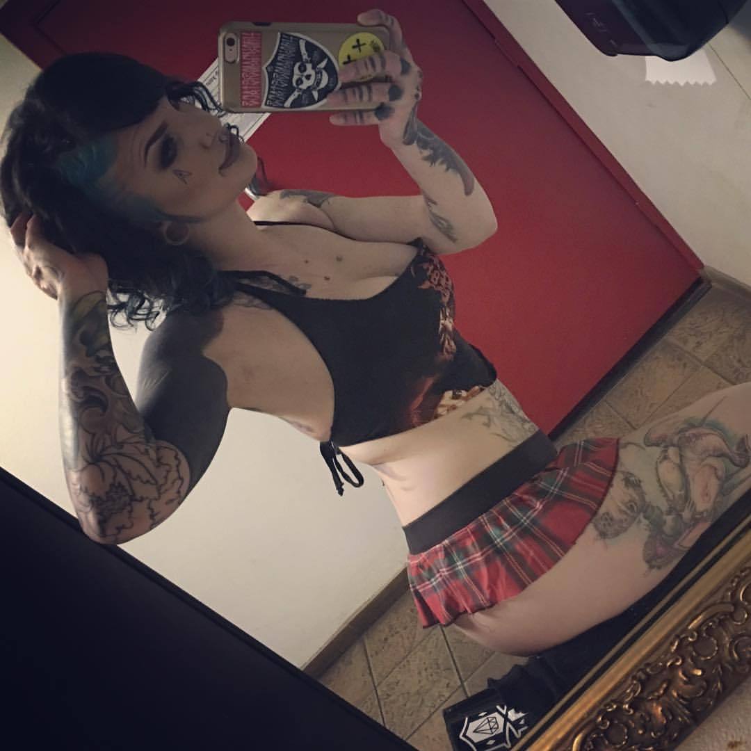 keighlanight:  @rosecitystrip spinning round and round ;) 