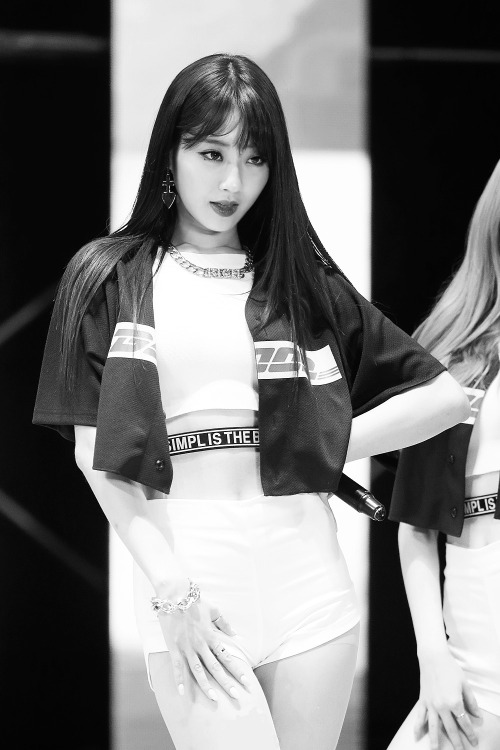 kpop black and white