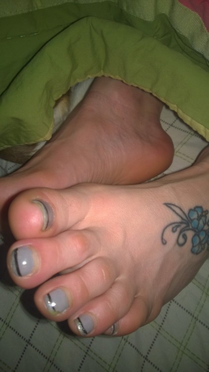 mssweetnesshasprettytoes: More pics of my feet while sleeping~Sweetness