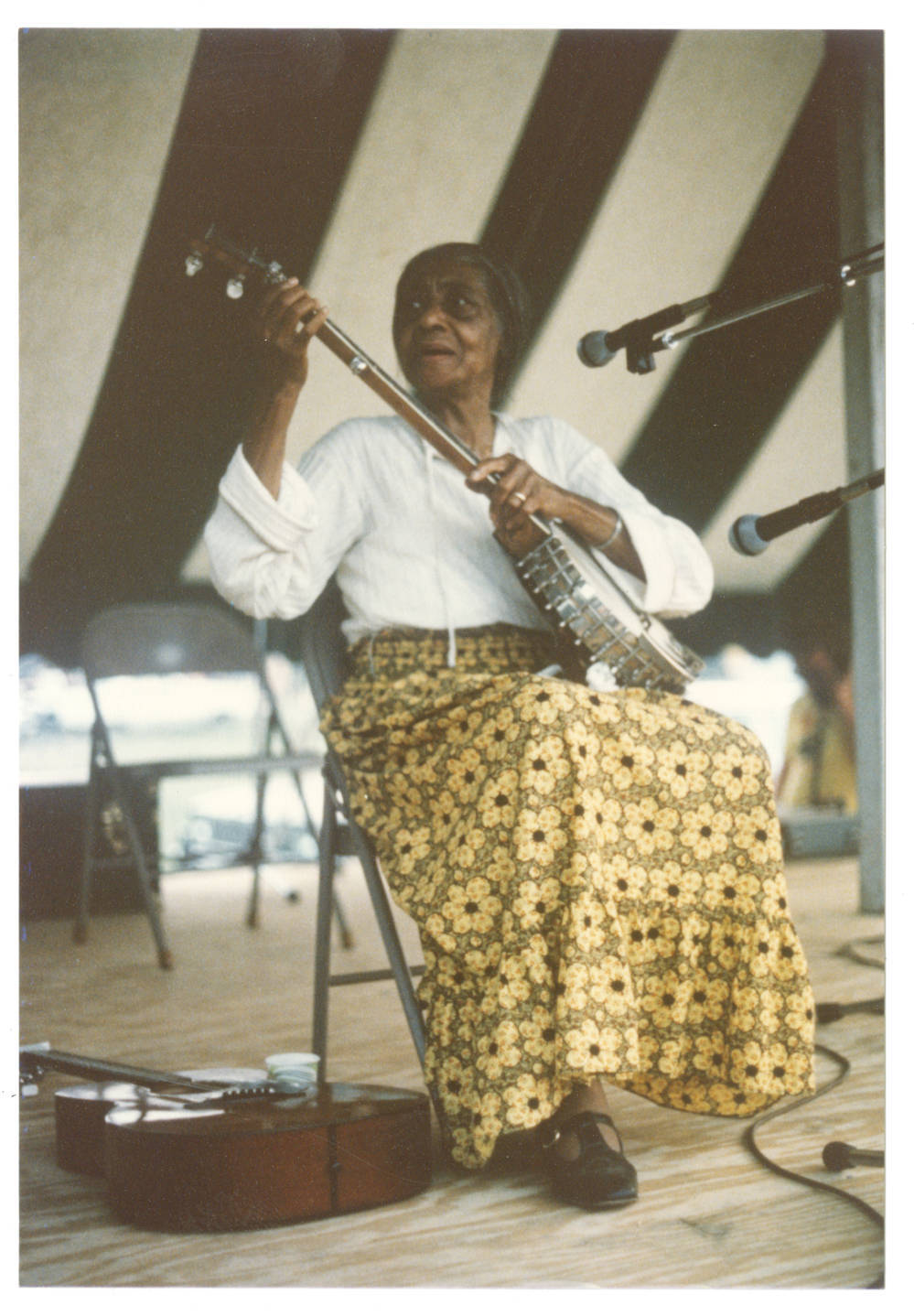 womynsong:Elizabeth Cotten (December 1978)