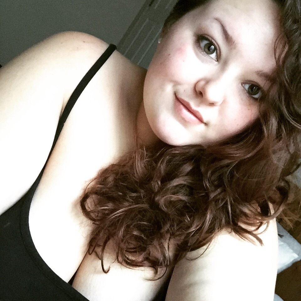 fat-hannah:  Just a no makeup selfie ❤️