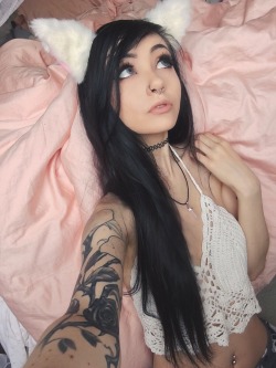 horrorcutie:  happy Valentine’s Day babes 