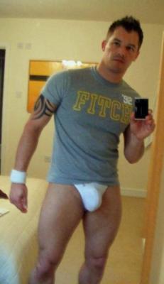 dilftruckers:  look at that fucking package!