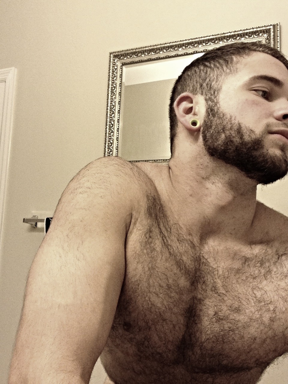 legoshoes:  oliveracedavis:  Hairy man beast.  This guy is just too much