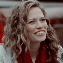 Bethany Joy Lenz  Tumblr_pxdq300tv11y6t9qto5_250