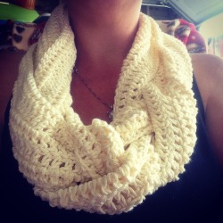 Braided Crochet Scarf. FREE pattern HERE (h/t Rookie Crafter)