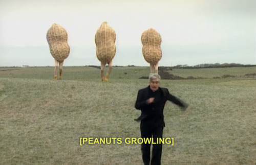 ladyhistory:It occurs to me that I haven’t seen this episode.You haven’t seen the Christmas sp