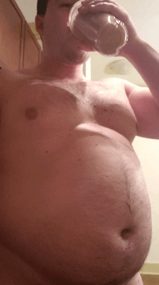 darknessshadowlight:  Fall has returned and so have the pounds. I’ve already bulked up over ten pounds in less than a month &amp; I’m back to 230 thanks to the generous guys on Patreon.Thanks for all the support and encouragement on the fast regain!