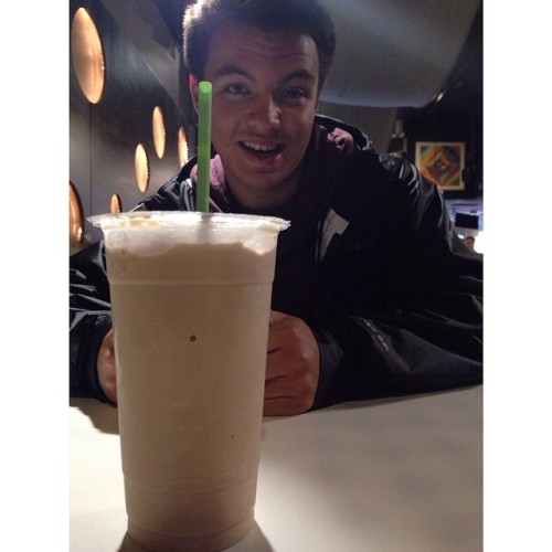Royal Milk Tea Slush with @dakada_brucker @talleymarks @juansa2997 and @justanotherempress (at Oasis Tea Zone)