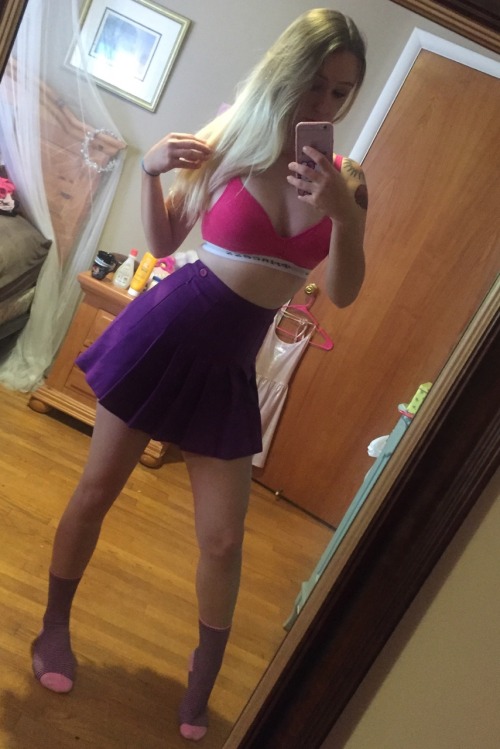 kitten-chloe:  kitten-chloe:  I’m listening to all American rejects rn  This skirt is now for sale on my depop account! Username @/faeriequeen check me out I could use some extra $$$!
