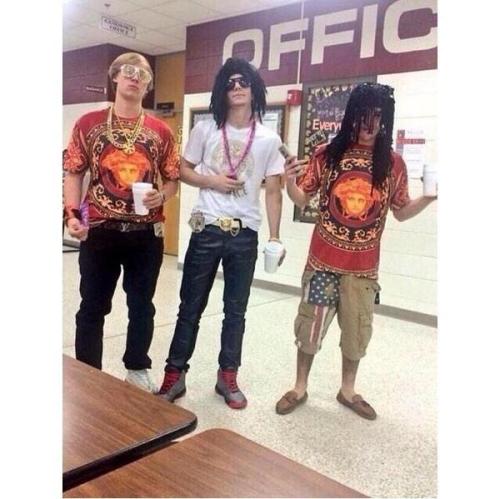 dreadgeek:  thatdudeemu:  and look they didnt have to use blackface   migos! 