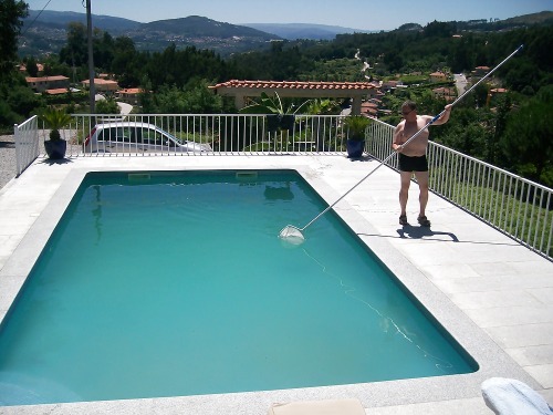 chuboldbear: robrobbyrob50:  …on a hot afternoon, your Dad was cleaning the pool, he takes off his s