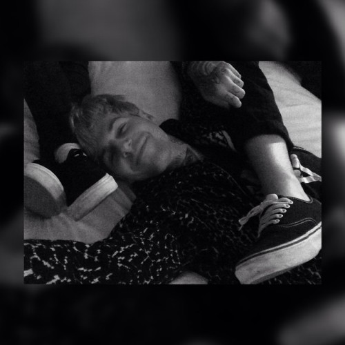 olddirtytshirt:  baked with my friend$ mikey & zach in leed$!! 🇬🇧 