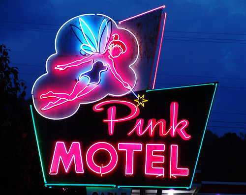 y2kbae:  vintagegal:  Pink Motel- Cherokee, North Carolina  ✨💖💎y2kbae 4 Eva💎💖✨