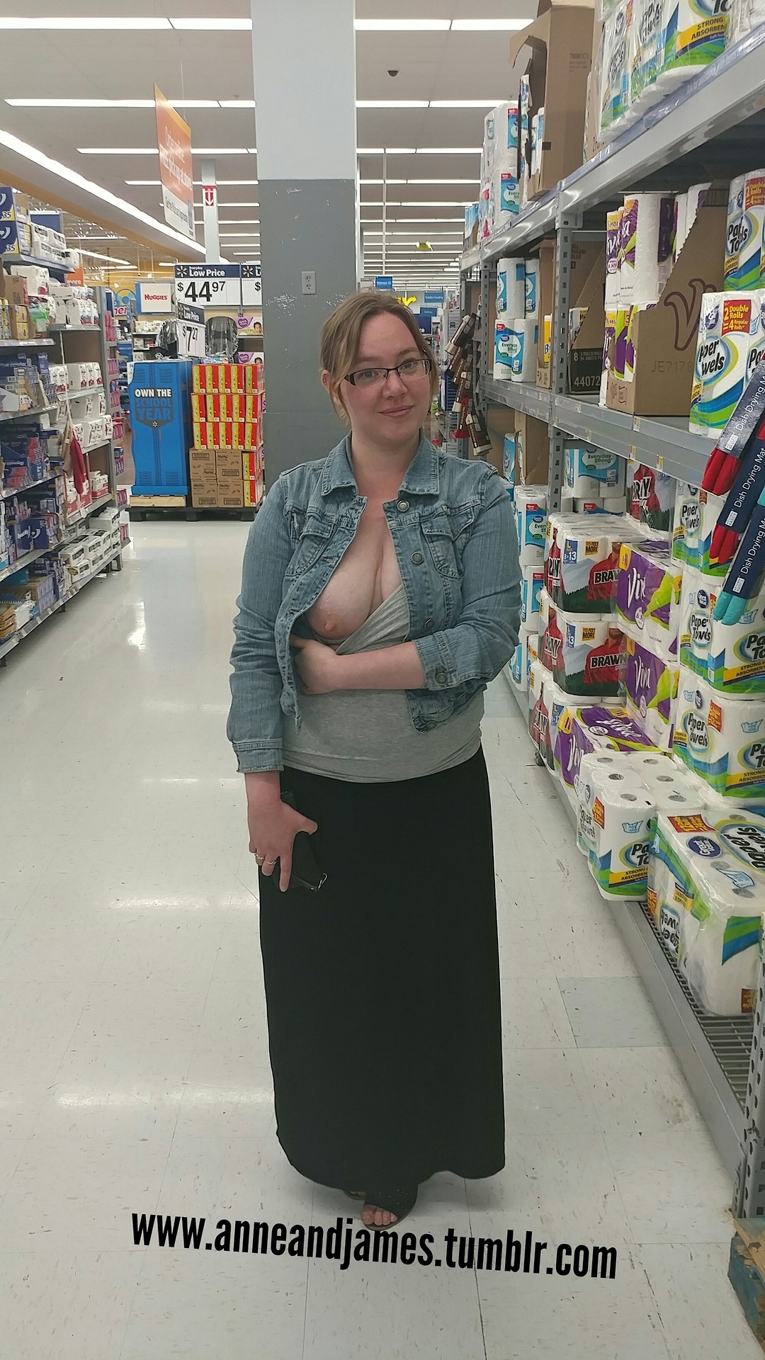 anneandjames:  bigtitmilflover:  Happy Flashing titty Tuesday  A gorgeous Titty Tuesday