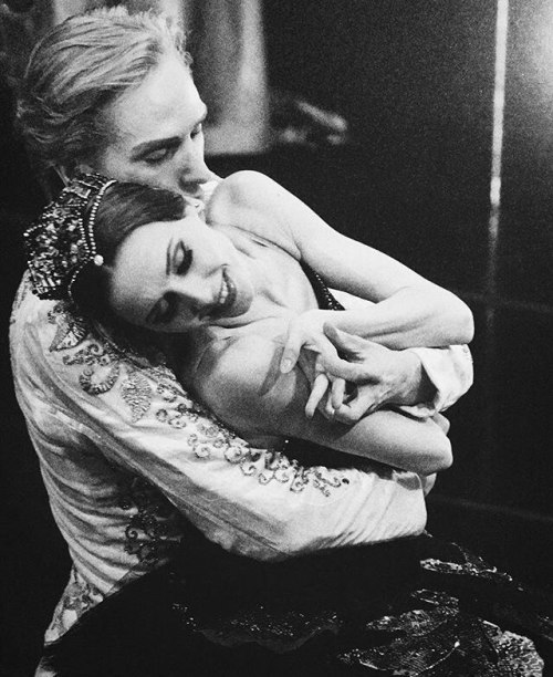 lasylphidedubolchoi:Svetlana Zakharova and David Hallberg in Swan LakePhoto by ?* * * *The presence 