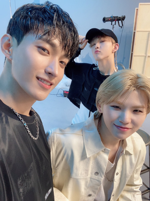 [WEVERSE, 231122] DOKYEOM 