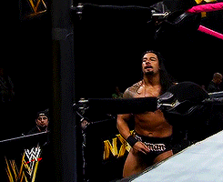 ridinginthecarwithroman:  roxymaniaaa:  *takes deep breath* ridinginthecarwithroman houndsofhotness irenelove83  DAYUMMMMMM! THAT ASS😍 