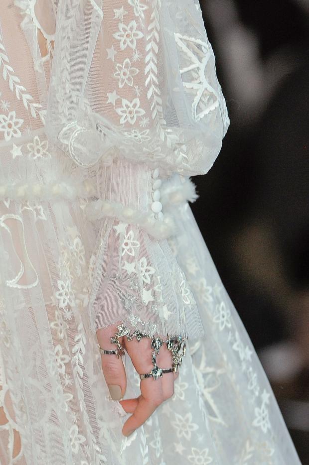 mulberry-cookies:  Alexander McQueen Fall 2014 (details)