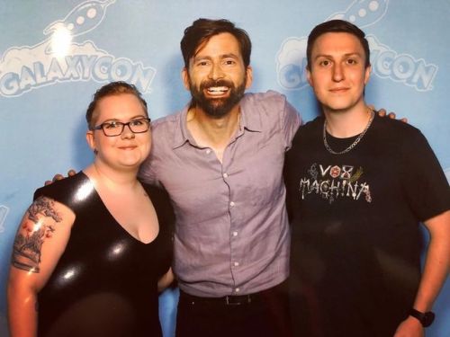 Today, we met a Timelord. ♥️ #doctorwho #davidtennant #crowley #kilgrave #galaxyconraleigh (a