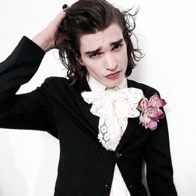 prettygarcons:long hair don’t care