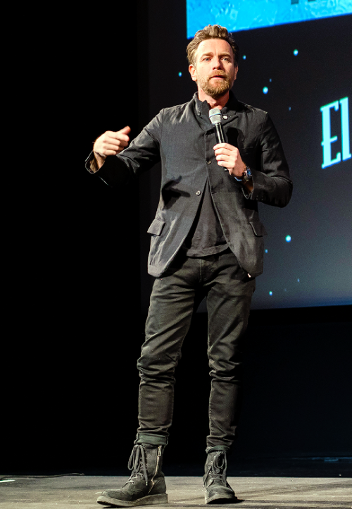 starwarsfilms:Ewan McGregor presents ‘Star Wars Episode III: Revenge of the Sith’ at a l