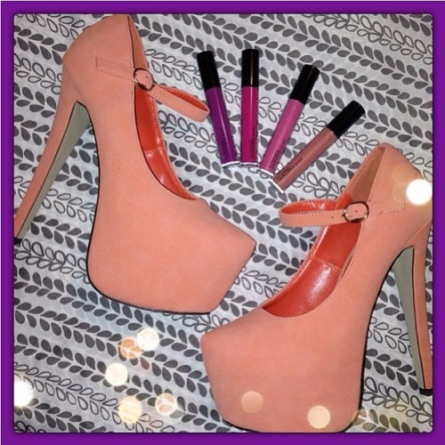 ilovecuteshoesblog:  Miss Popular  Coral Nubuck suede shoe at ILoveCuteShoes.com