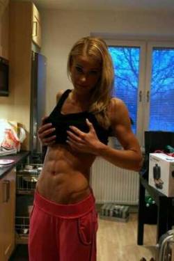 sexyfitnessgirls:  Lean #sexy #strong #fit