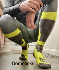 domsocks88:Chilly out today porn pictures