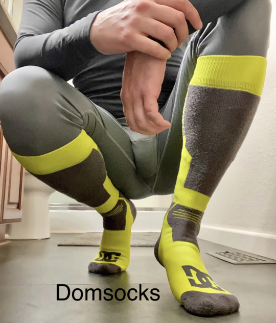 Porn Pics domsocks88:Chilly out today