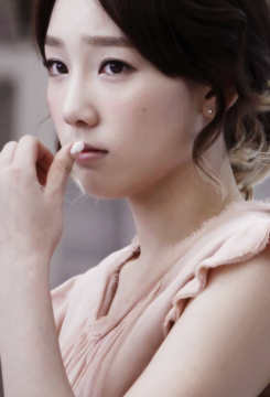 soo-shi:  82/? photosets of Taeyeon ~             