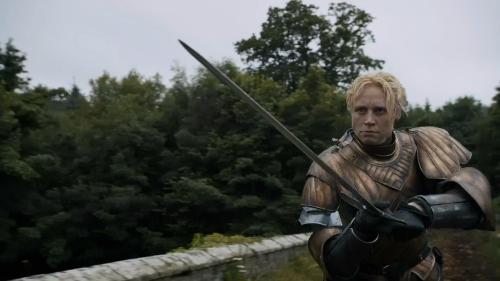 brightcopperpenny:thedragonflywarrior:The head-turning Game of Thrones actress Gwendoline Christie i