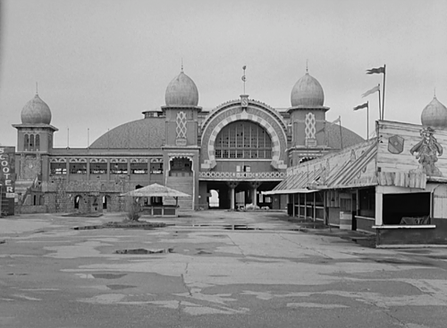 Cinema without people: Carnival of Souls (1962, Herk Harvey, dir.)