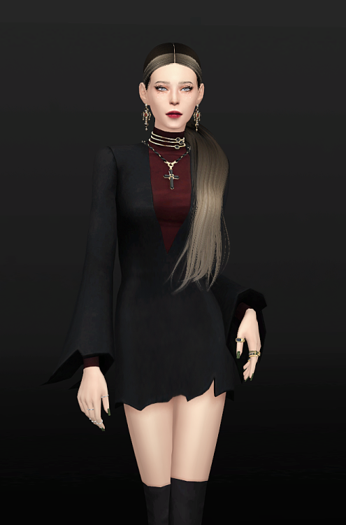 Halloween items  by @pralinesims @sentate @trillyke 