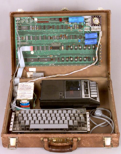 magictransistor:Steve Wozniak. Apple I. 1976.