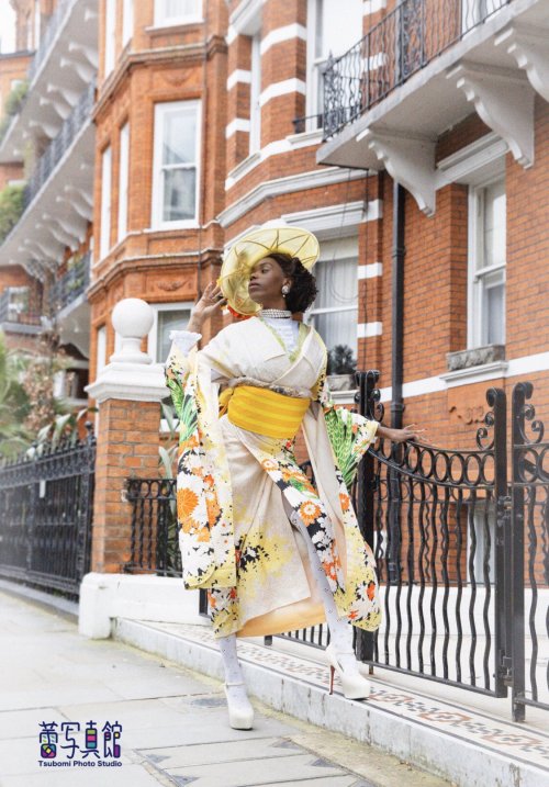 Modern kimono photoshoot by @TsubomiPhoto. I am usually not fond of yellow based color scheme, but t