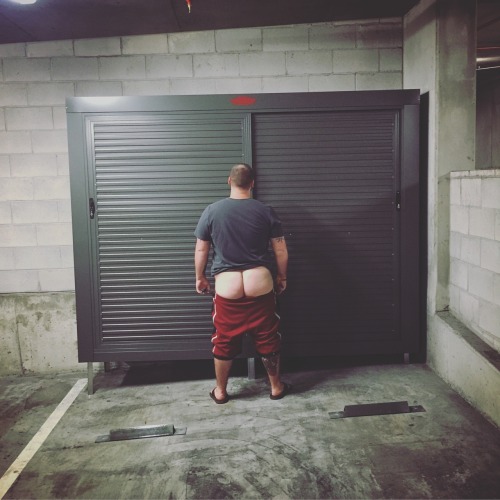 electricunderwear: the-s0und-the-sea-makes: Our car park got a new storage unit today… that b