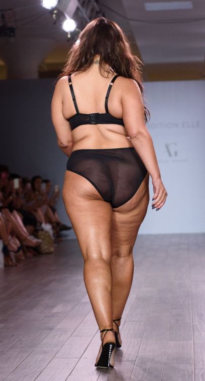 planetofthickbeautifulwomen2:   Plus size model Ashley Graham showcases her curves in black lace underwear on the runway at the Addition Elle  Presents Holiday 2016 RTW + Ashley Graham Lingerie fashion show during  Style360 Fashion Week at Metropolitan