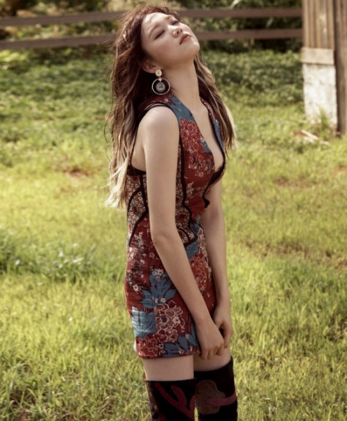 Lee Sungkyung for Cosmopolitan Korea September 2015