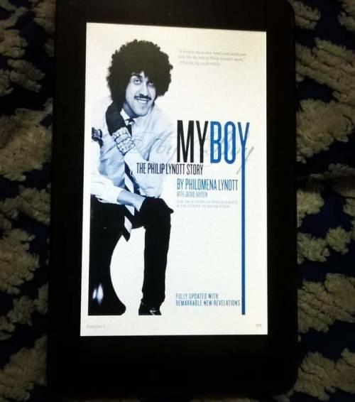 Leitura atual: &ldquo;My boy - The Philip Lynott Story&rdquo; #currentlyreading #thinlizzy #phillyno