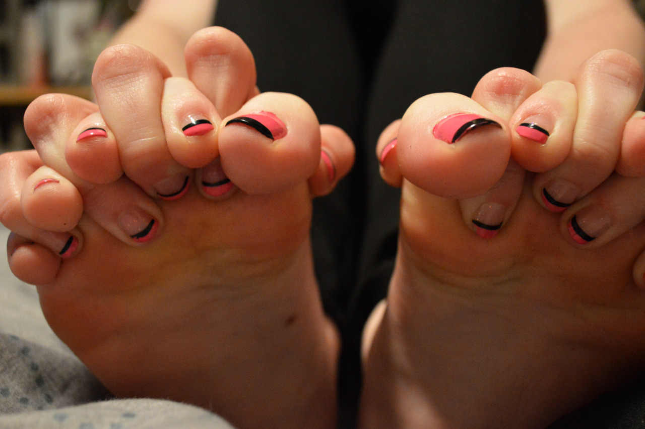 dawnoftheped:  I call this color “pornstar pink”. You can’t really see the