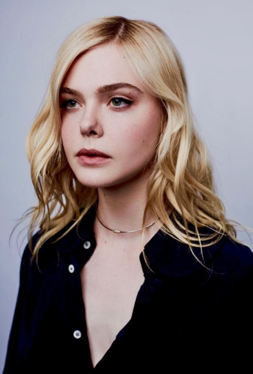 dailyfannings: Elle Fanning photographed by Maarten de Boer.