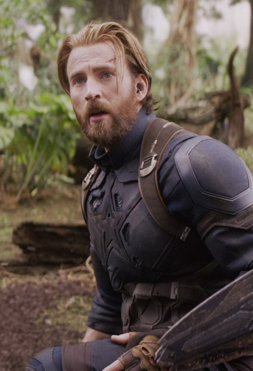 a7estrellas:Chris Evans as Steve Rogers Avengers: Infinity War (2018) dir Joe and Anthony Russohe’s 