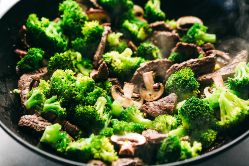 foodffs: GARLIC BEEF AND BROCCOLI NOODLES Follow for recipes Is this how you roll?