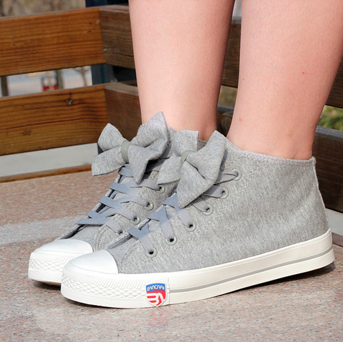 saving-haven: bow canvas sneakers | use the code ‘ dollface ’ for 10% off