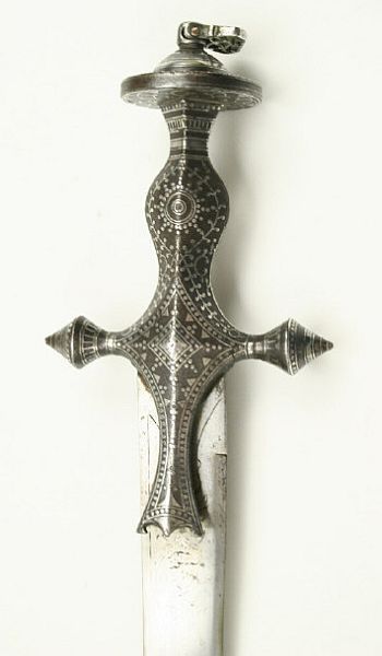 art-of-swords:Tulwar SwordDated: 17th centuryCulture: IndianMeasurements: 86 cm in overall lengthOf 