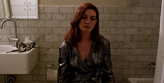 aliciaviknder: “Please.. Come on, come on, come on…” Anne Hathaway as Lexi in Modern Love (Episode 3
