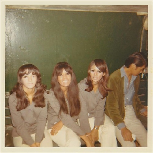 forties-fifties-sixties-love: The Ronettes, 1966