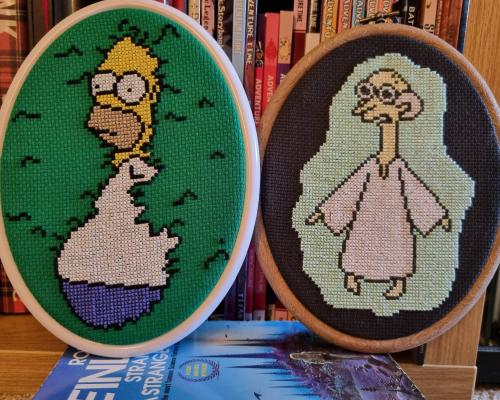 crossstitchworld:  Finally finished The Simpsons Meme Duo. Our favourites! by  CretaKanoMoon